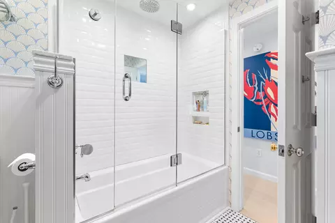 Bath - 240 Shore Rd, Ogunquit, ME 03907 photo 3 of 4