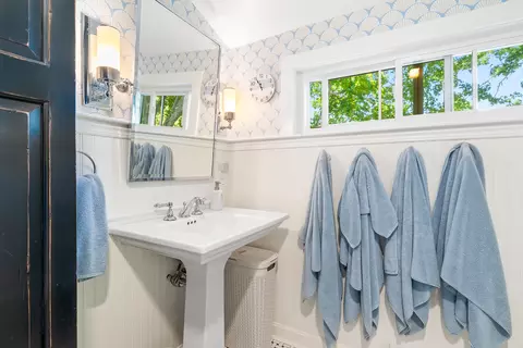 Bath - 240 Shore Rd, Ogunquit, ME 03907 photo 2 of 4