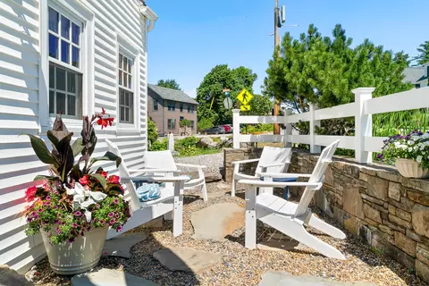 Exterior - 240 Shore Rd, Ogunquit, ME 03907 photo 2 of 5