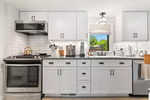 Kitchen - 240 Shore Rd, Ogunquit, ME 03907 photo 2 of 3