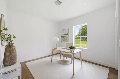 27 Furlong Rd, Richmond, ME 04357