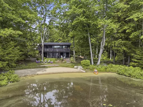 37 Moose Pond Dr, Bridgton, ME 04009