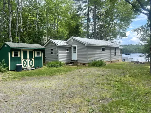 27 Sunshine Ln, Hartland, ME 04943