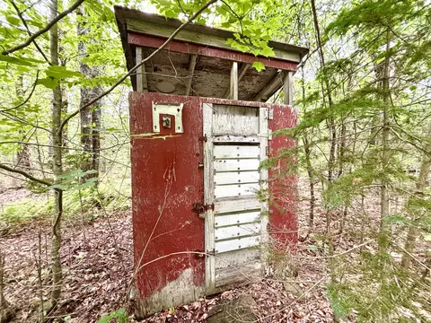 Bath - 699 Charleston Rd, Dexter, ME 04930 photo 3 of 5
