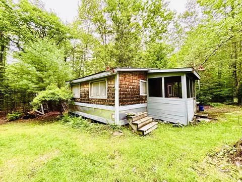 699 Charleston Rd, Dexter, ME 04930