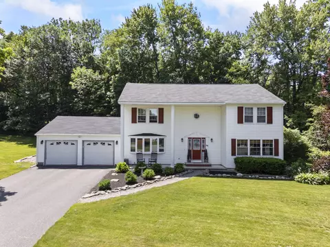 48 Alexandra Dr, Gardiner, ME 04345