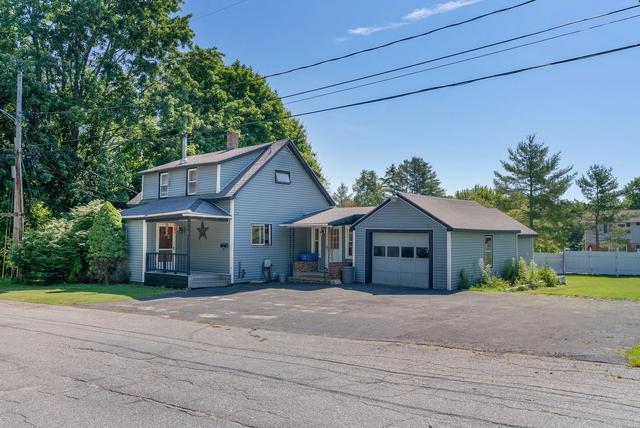 2 Carew Ave, Lewiston, ME 04240