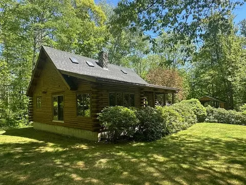 11 Clark Ln, Searsport, ME 04974
