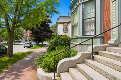 29 Deering St #3, Portland, ME 04101