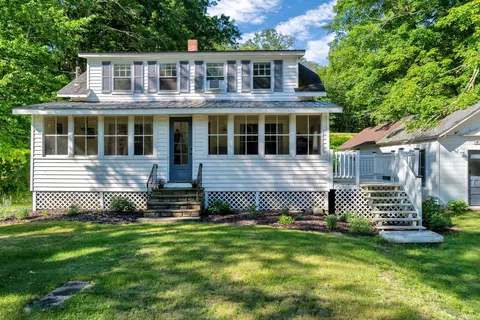 1328 Roosevelt Trl, Naples, ME 04055