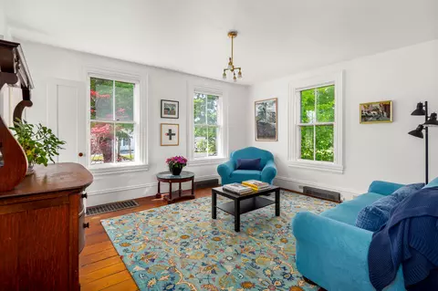 Living - 441 Main St, Thomaston, ME 04861 photo 1 of 4