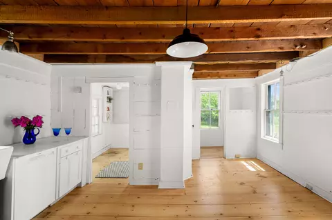 Entry Way - 441 Main St, Thomaston, ME 04861 photo 4 of 12
