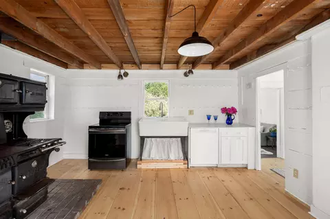 Kitchen - 441 Main St, Thomaston, ME 04861 photo 1 of 2