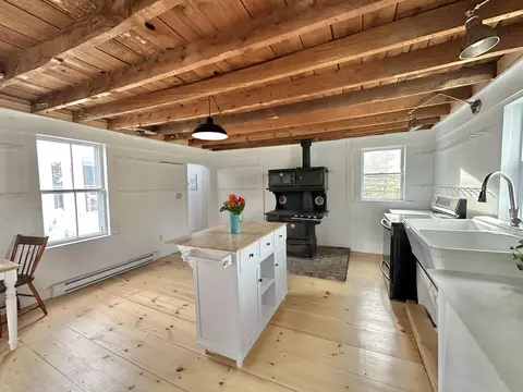 Kitchen - 441 Main St, Thomaston, ME 04861 photo 1 of 4