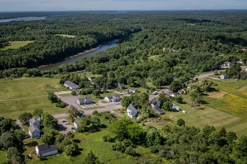 View/Area - 441 Main St, Thomaston, ME 04861 photo 7 of 11