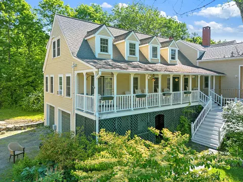 5 Bradford Rd, Wiscasset, ME 04578