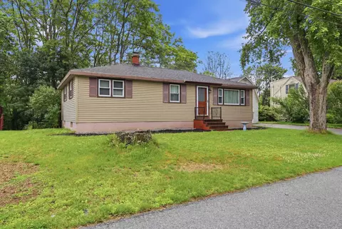 70 Independence Dr, Westbrook, ME 04092