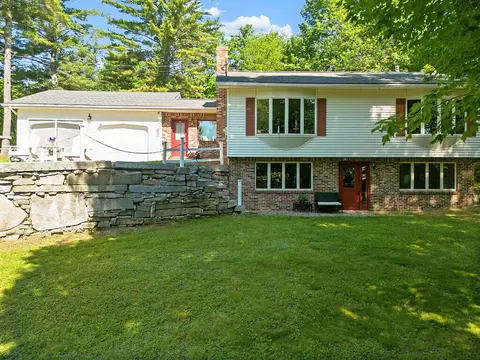 573 Augusta Rd, Belgrade, ME 04917 photo 4