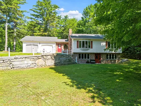573 Augusta Rd, Belgrade, ME 04917 photo 3