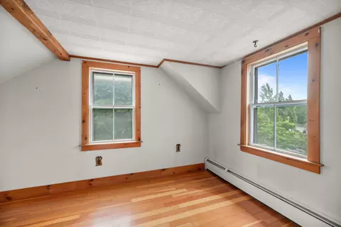 Bedroom - 405 Western Ave, Augusta, ME 04330 photo 5 of 10