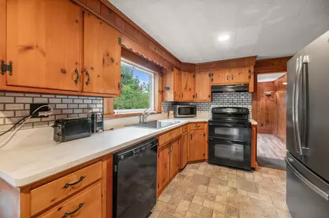Kitchen - 405 Western Ave, Augusta, ME 04330 photo 2 of 5