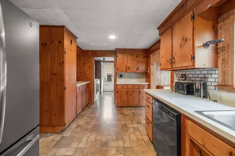 Entry Way - 405 Western Ave, Augusta, ME 04330 photo 2 of 4