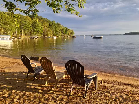 55 Leisure Ln, Frye Island, ME 04071