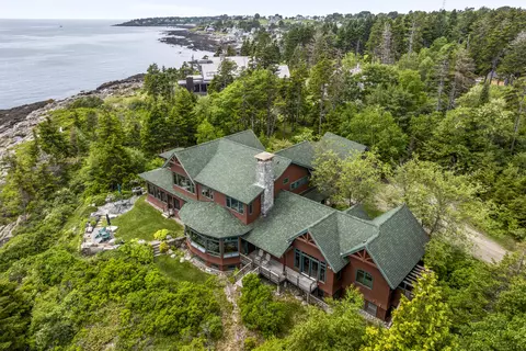 22 Cragmoor Ln, Bailey Island, ME 04003
