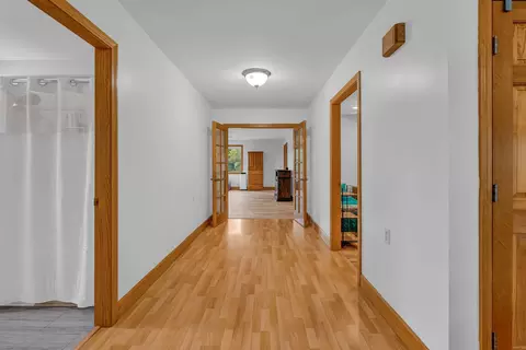 Entry Way - 18 Bailey Rd, Sidney, ME 04330 photo 4 of 4