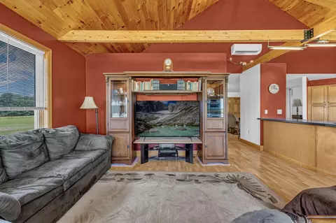 Living - 18 Bailey Rd, Sidney, ME 04330 photo 3 of 4