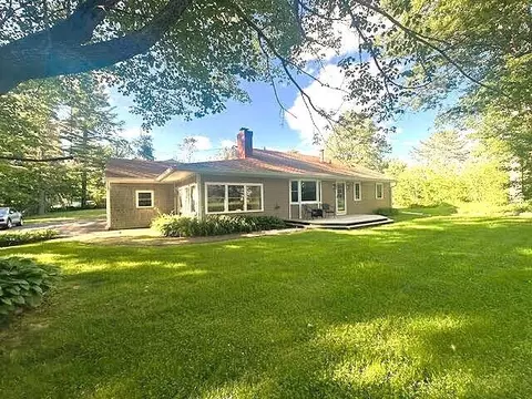 16 Highview Ter, Belfast, ME 04915