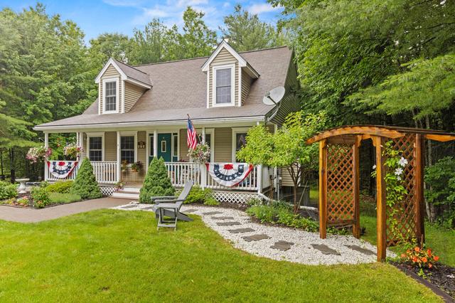 7 Chase St, Standish, ME 04084