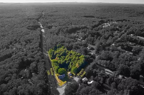 4 Branch Rd, Wells, ME 04090