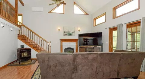 Living - 532 Cape Monday Rd, Harrison, ME 04040 photo 2 of 3