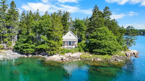 99 Huckleberry Point Dr, Deer Isle, ME 04627