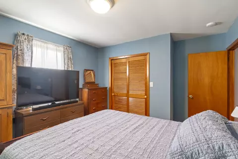Bedroom - 417 Main St, Readfield, ME 04355 photo 2 of 4