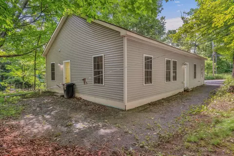 8 Orient Ave, Hampden, ME 04444