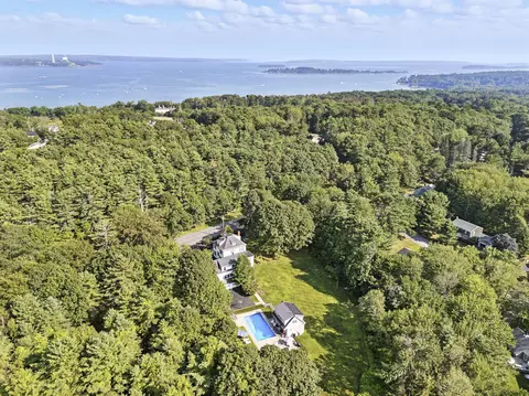 186 Foreside Rd, Cumberland, ME 04110