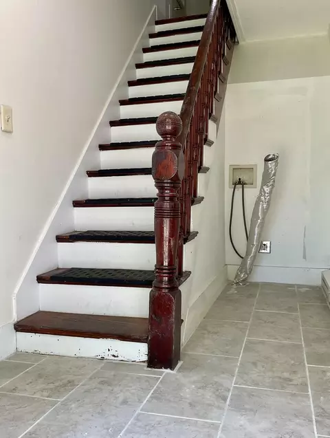Entry Way - 27 Wesley St, Bath, ME 04530 photo 3 of 7