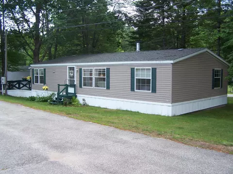 3 Fir Dr, Norway, ME 04268