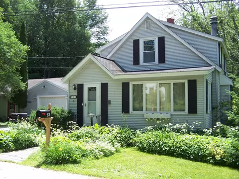 83 Elmwood Rd, Auburn, ME 04210