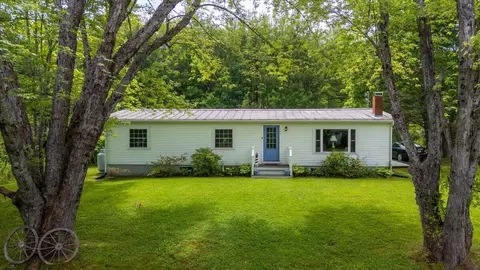 166 Washington St, Camden, ME 04843