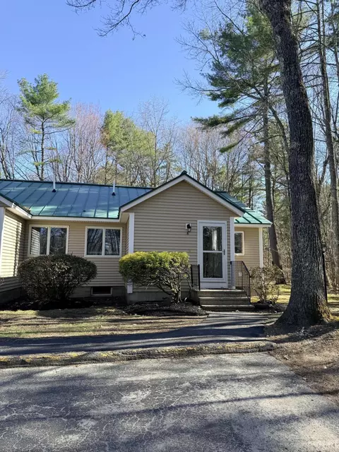 8 Settlers Ct #8, Windham, ME 04062