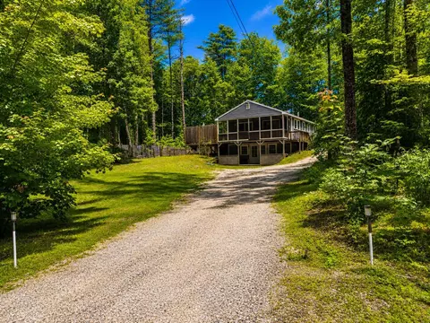 22 Hillside Rd, Waterboro, ME 04061