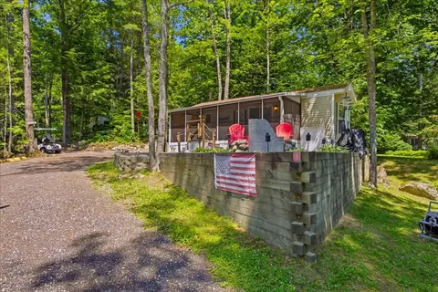 13 Riviera Rd, Naples, ME 04055