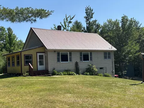 1363 Us Route 2 W, Wilton, ME 04294