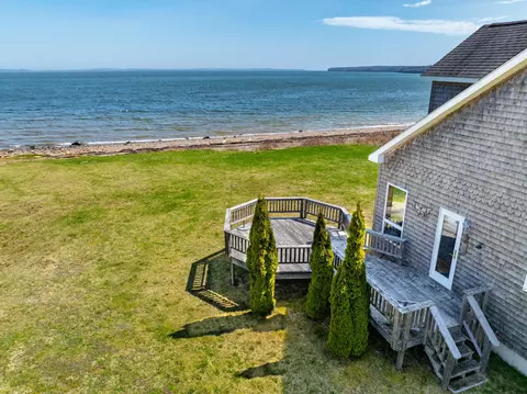 22 Seaview Ln, Robbinston, ME 04671