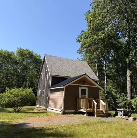 5 Moores Rd, Burlington, ME 04417