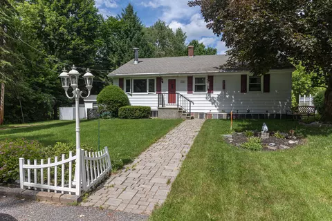 136 Grove St, Lewiston, ME 04240