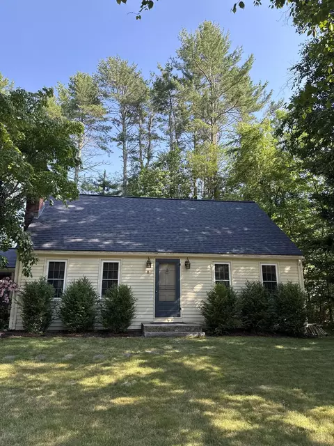 8 Penwood Dr, Kennebunk, ME 04043